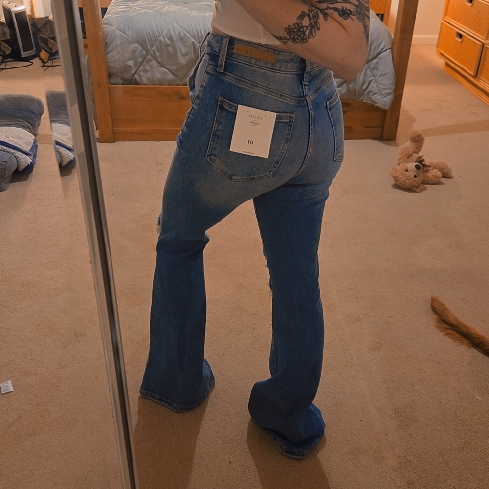 High Rise Flare Distressed Jeans - Picture 3 of 7